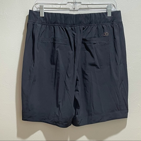 CALIA BY CARRIE UNDERWOOD ANYWHERE SHORTS - Picture 2 of 5